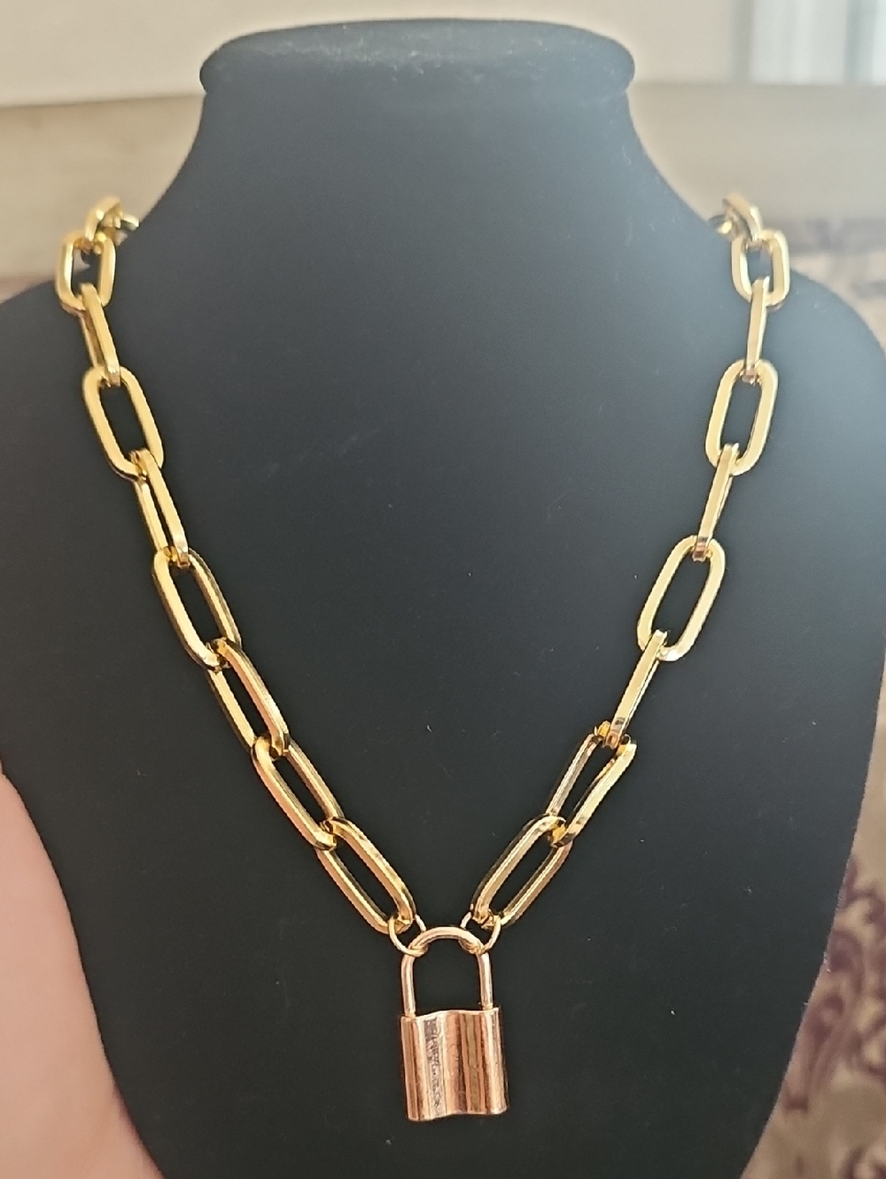 Chunky Fashion jewelry lock necklace 25in. Approx end to end